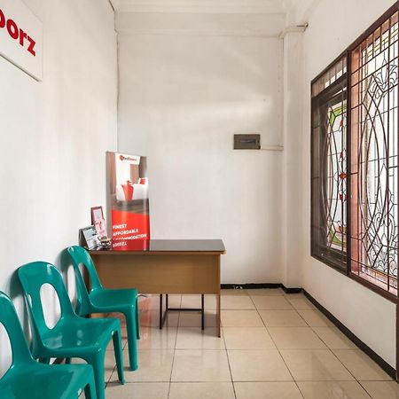Reddoorz Near Widya Mandala University Surabaya Buitenkant foto