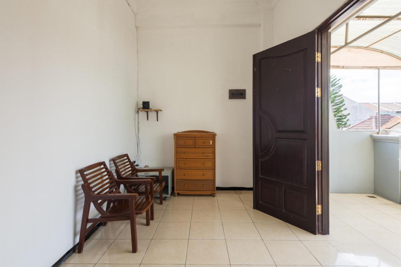 Reddoorz Near Widya Mandala University Surabaya Buitenkant foto
