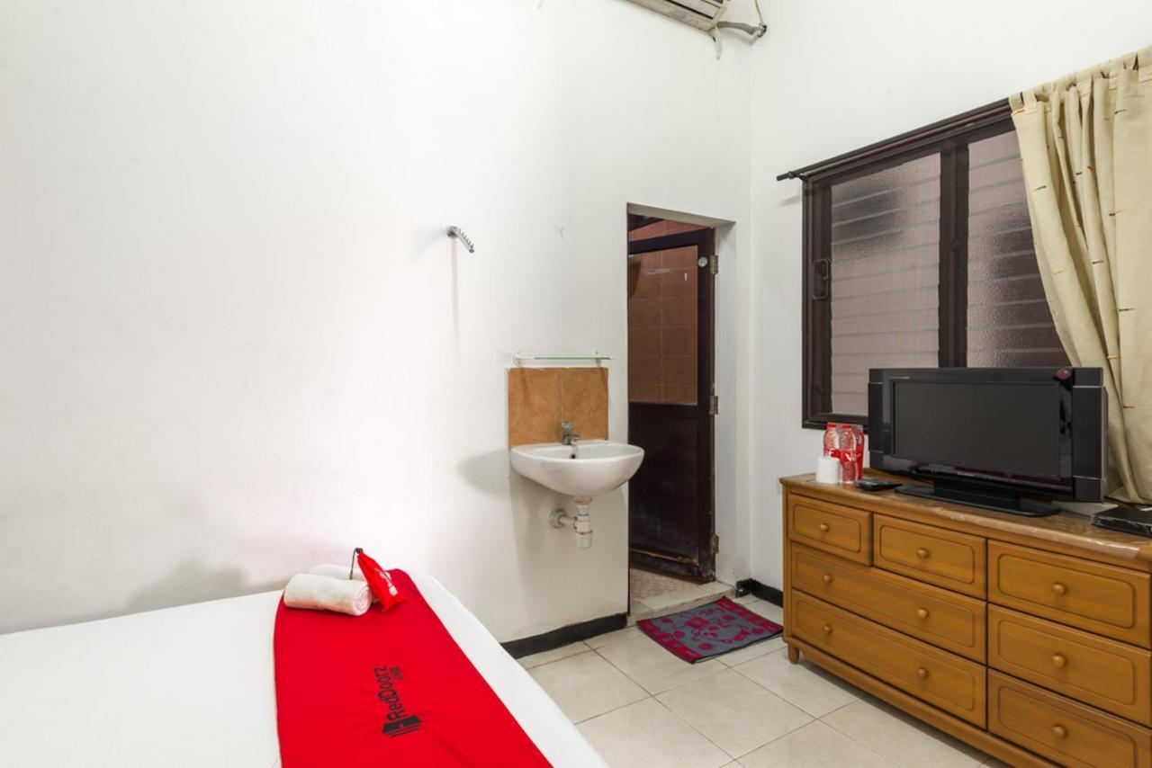 Reddoorz Near Widya Mandala University Surabaya Buitenkant foto
