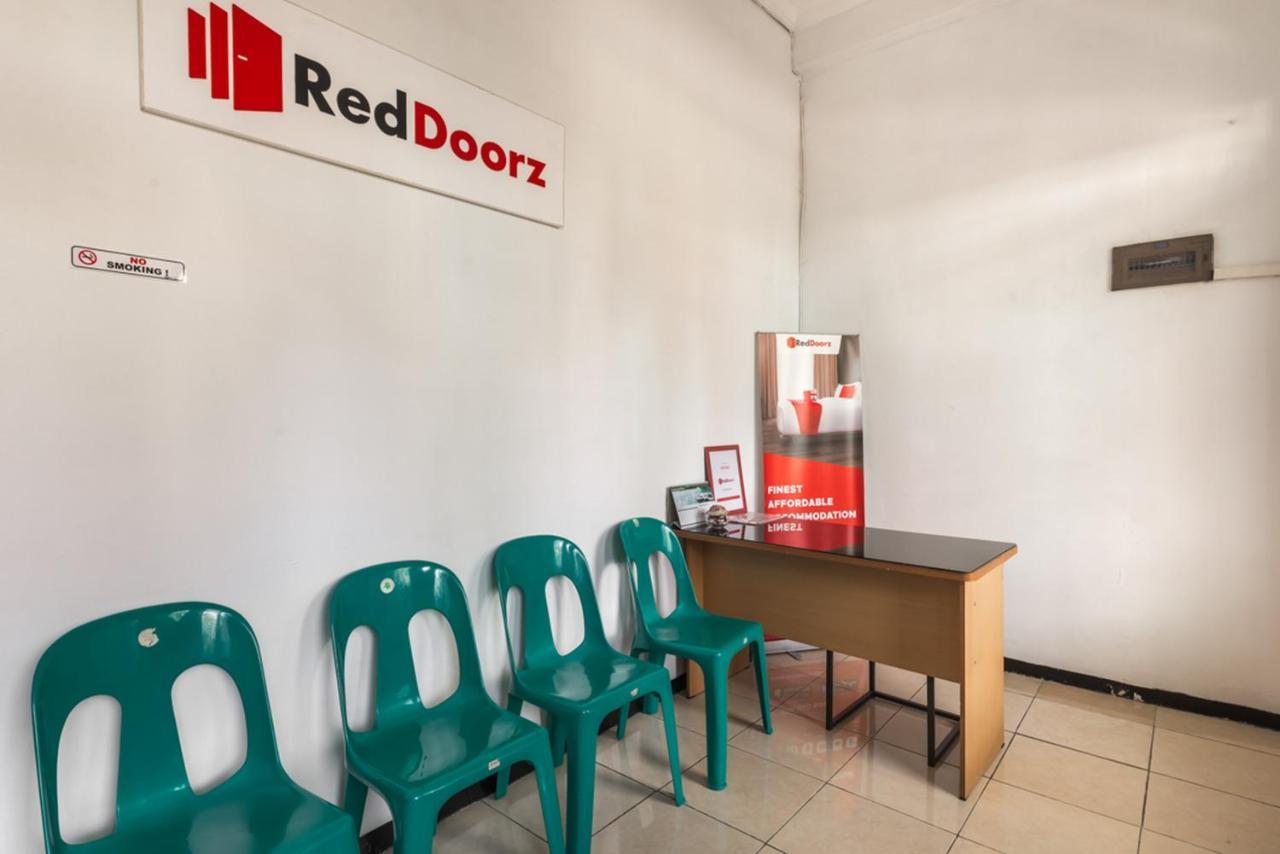 Reddoorz Near Widya Mandala University Surabaya Buitenkant foto