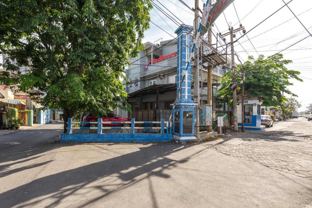 Reddoorz Near Widya Mandala University Surabaya Buitenkant foto