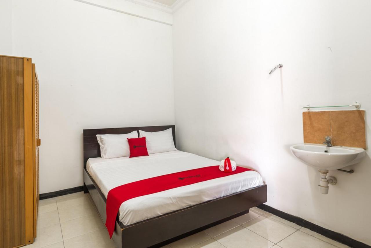 Reddoorz Near Widya Mandala University Surabaya Buitenkant foto